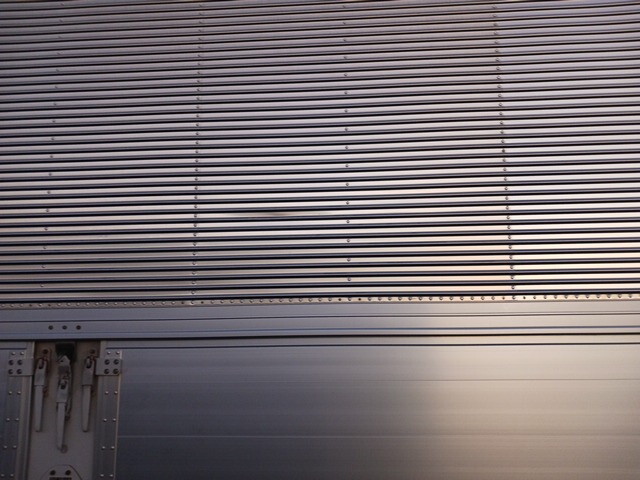 いすゞギガアルミウイング大型（10t）[写真06]