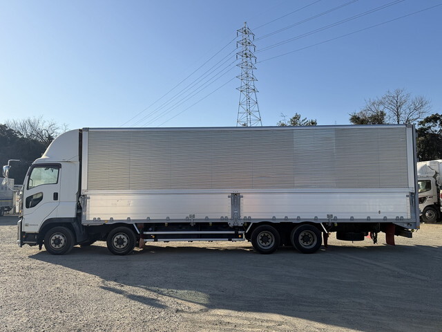 いすゞギガアルミウイング大型（10t）[写真06]