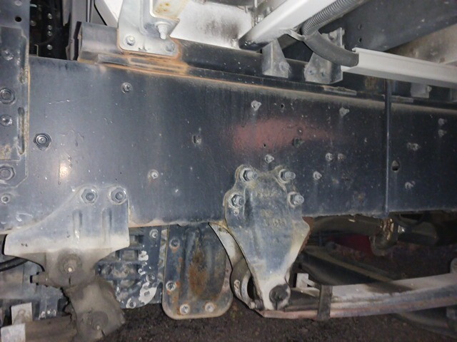 いすゞギガアルミウイング大型（10t）[写真08]