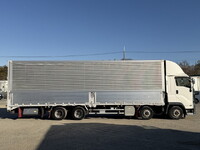 いすゞギガアルミウイング大型（10t）[写真09]