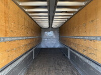 いすゞギガアルミウイング大型（10t）[写真12]