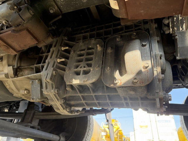 いすゞギガアルミウイング大型（10t）[写真23]