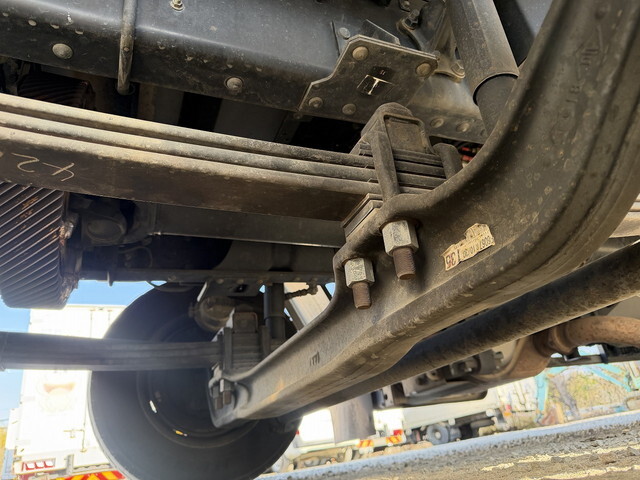 いすゞギガアルミウイング大型（10t）[写真25]