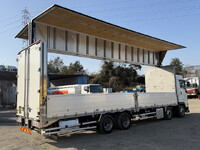 いすゞギガアルミウイング大型（10t）[写真02]