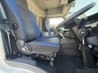 いすゞギガアルミウイング大型（10t）[写真35]