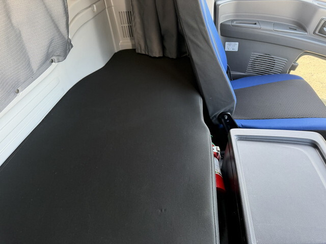 いすゞギガアルミウイング大型（10t）[写真40]