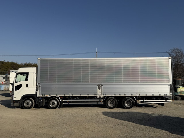 いすゞギガアルミウイング大型（10t）[写真06]