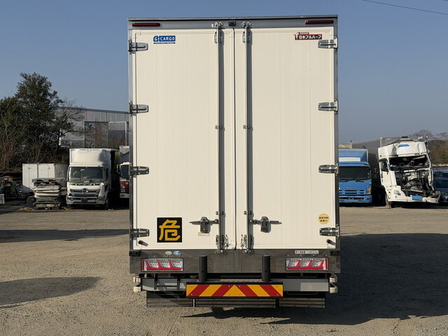 いすゞギガアルミウイング大型（10t）[写真07]