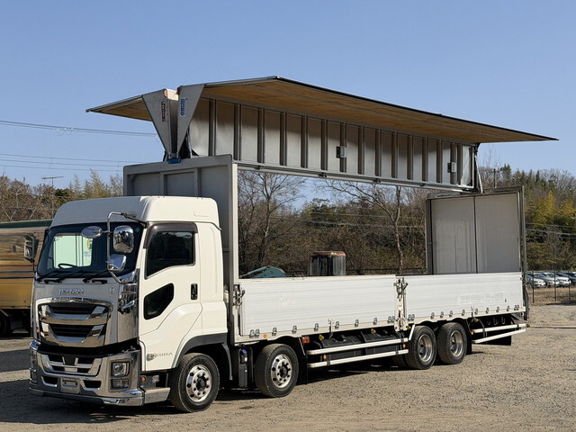 いすゞギガアルミウイング大型（10t）[写真01]