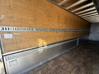 いすゞギガアルミウイング大型（10t）[写真16]