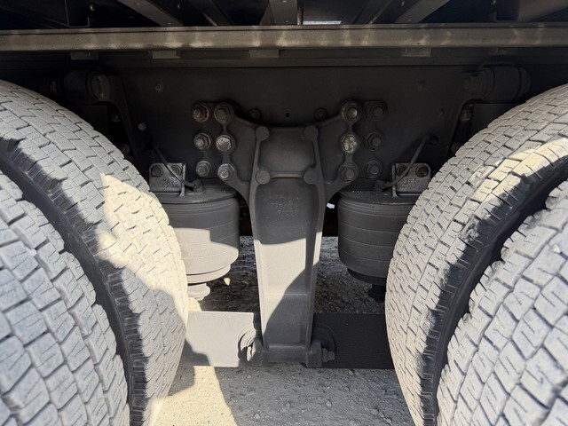 いすゞギガアルミウイング大型（10t）[写真27]