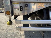 いすゞギガアルミウイング大型（10t）[写真31]