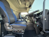 いすゞギガアルミウイング大型（10t）[写真35]