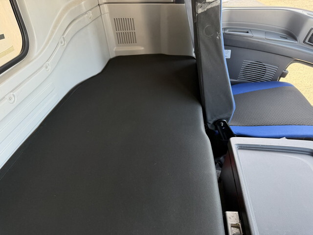 いすゞギガアルミウイング大型（10t）[写真39]