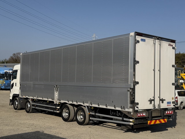 いすゞギガアルミウイング大型（10t）[写真04]