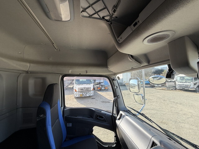 いすゞギガアルミウイング大型（10t）[写真40]