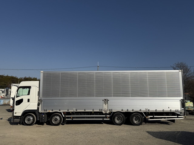 いすゞギガアルミウイング大型（10t）[写真06]