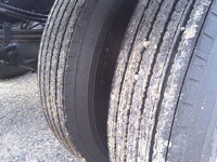 いすゞフォワードコンテナ専用車中型（4t）[写真12]