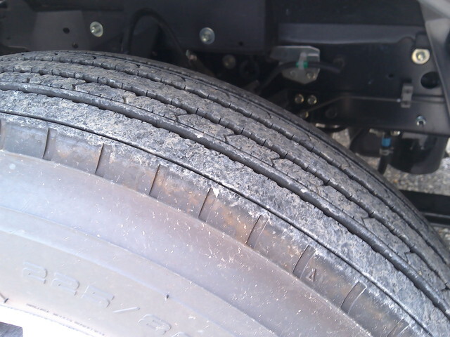 いすゞフォワードコンテナ専用車中型（4t）[写真12]