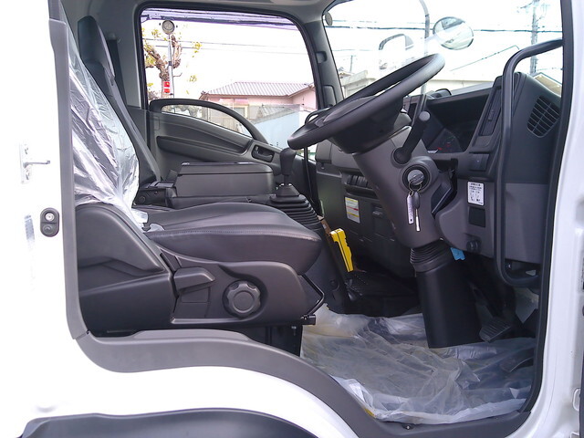 いすゞフォワードコンテナ専用車中型（4t）[写真21]