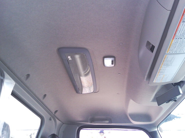 いすゞフォワードコンテナ専用車中型（4t）[写真24]