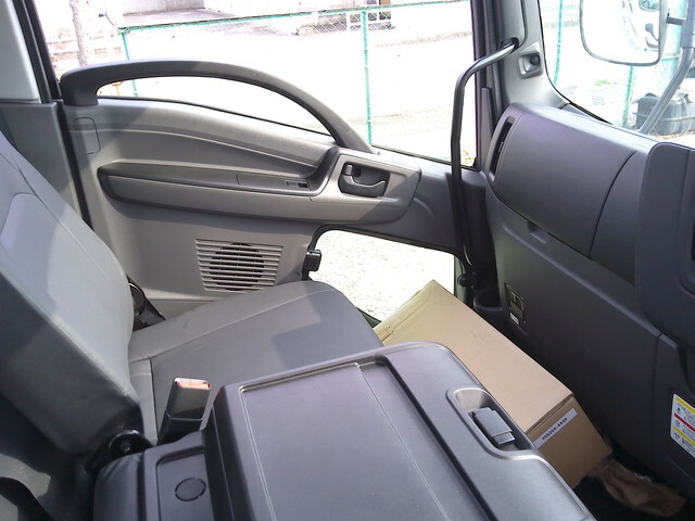 いすゞフォワードコンテナ専用車中型（4t）[写真26]