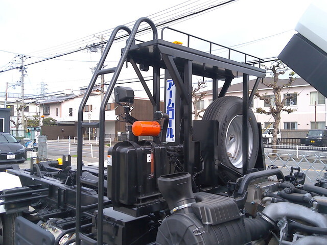いすゞフォワードコンテナ専用車中型（4t）[写真38]
