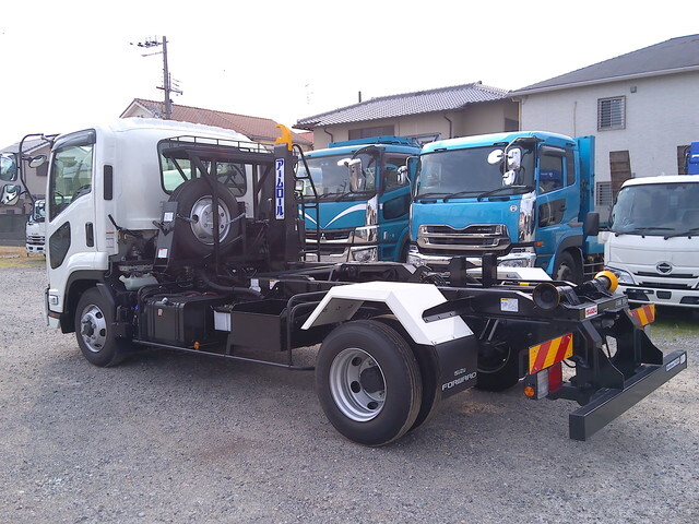 いすゞフォワードコンテナ専用車中型（4t）[写真06]