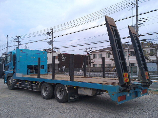 UDトラックスクオンセルフローダー大型（10t）[写真02]