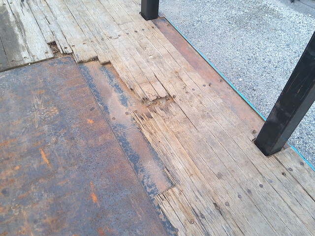 UDトラックスクオンセルフローダー大型（10t）[写真28]