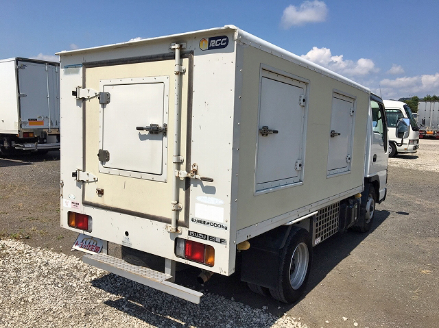 いすゞエルフ冷凍車（冷蔵車）小型（2t・3t）[写真02]