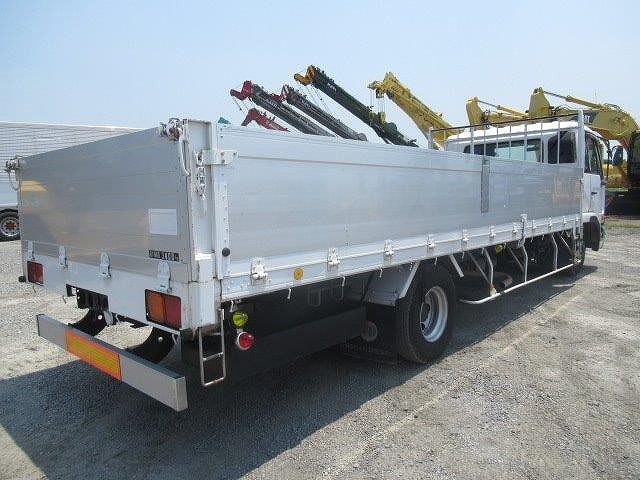 UDトラックスコンドルアルミブロック中型（4t）[写真02]