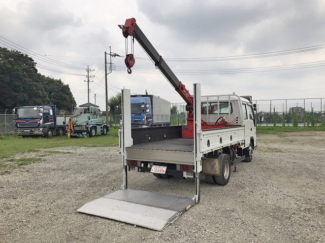 いすゞエルフダブルキャブ・クレーン付小型（2t・3t）[写真02]