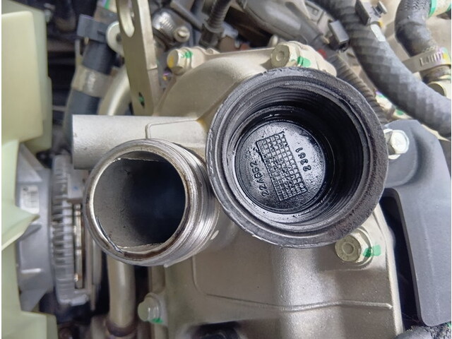 三菱ふそうキャンターコンテナ専用車小型（2t・3t）[写真15]