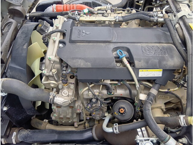 三菱ふそうキャンターコンテナ専用車小型（2t・3t）[写真17]