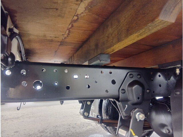 いすゞエルフダブルキャブ（Wキャブ）小型（2t・3t）[写真13]