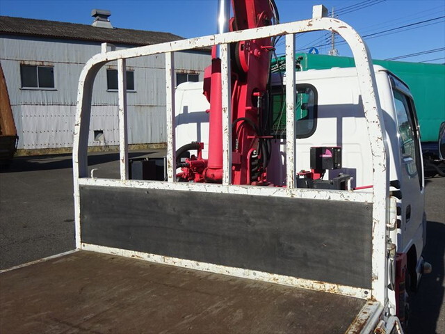 いすゞエルフクレーン3段小型（2t・3t）[写真08]