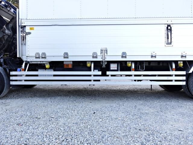 UDトラックスコンドルアルミウイング増トン（6t・8t）[写真17]