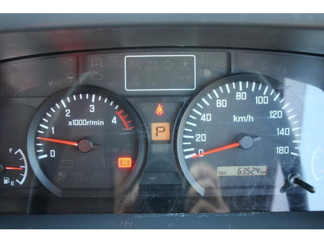 いすゞエルフクレーン4段小型（2t・3t）[写真32]