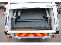 いすゞフォワードパッカー車（塵芥車）増トン（6t・8t）[写真13]