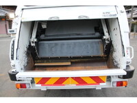 いすゞフォワードパッカー車（塵芥車）増トン（6t・8t）[写真16]