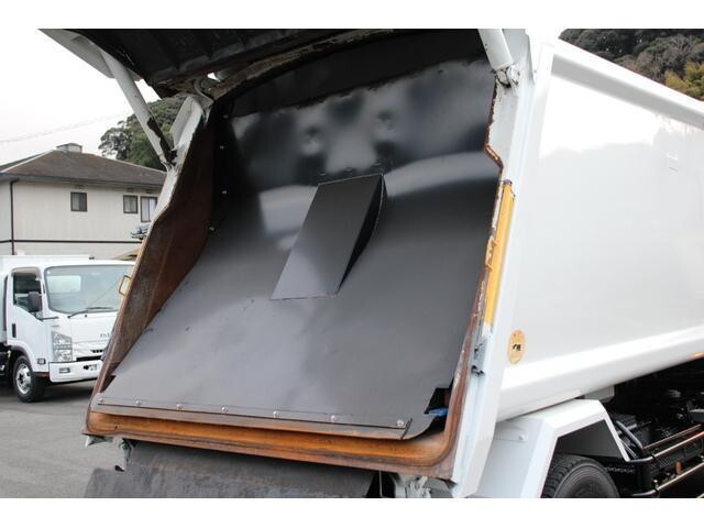 いすゞフォワードパッカー車（塵芥車）増トン（6t・8t）[写真25]