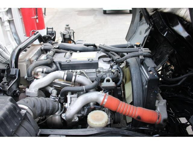 いすゞフォワードパッカー車（塵芥車）増トン（6t・8t）[写真09]