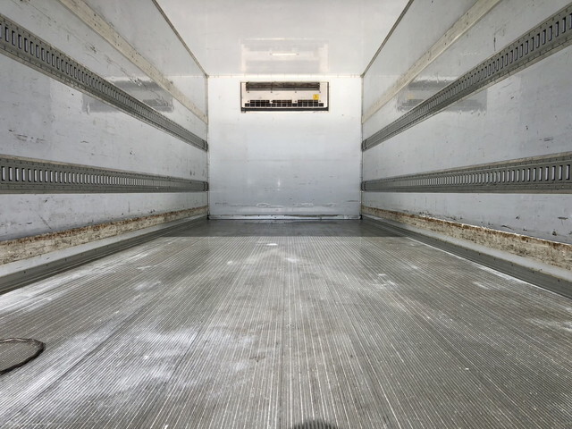 いすゞフォワード冷凍車（冷蔵車）中型（4t）[写真11]