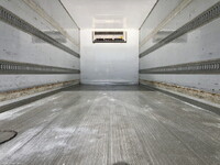 いすゞフォワード冷凍車（冷蔵車）中型（4t）[写真12]