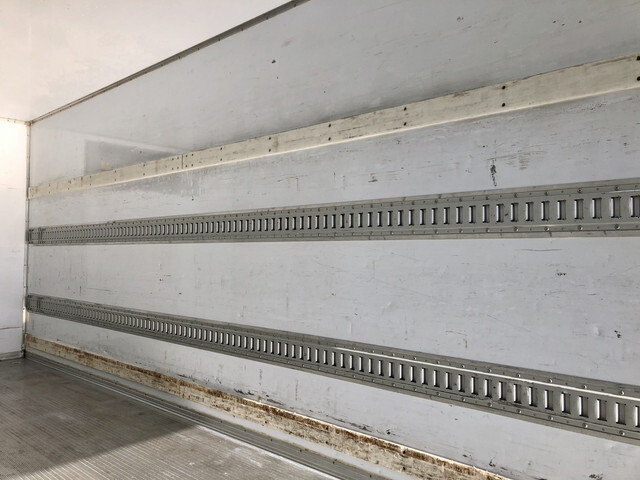 いすゞフォワード冷凍車（冷蔵車）中型（4t）[写真14]