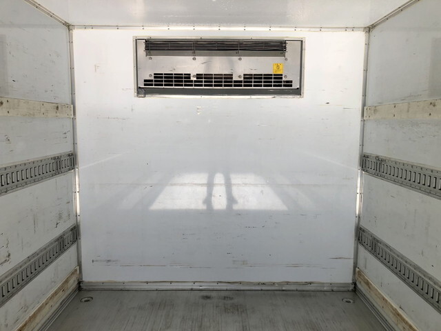 いすゞフォワード冷凍車（冷蔵車）中型（4t）[写真15]