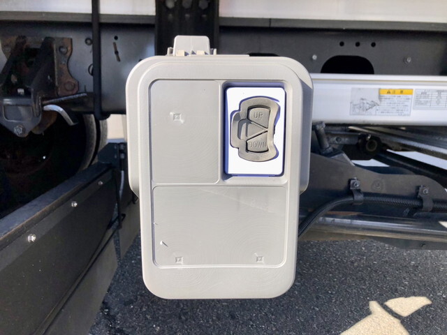 いすゞフォワード冷凍車（冷蔵車）中型（4t）[写真20]