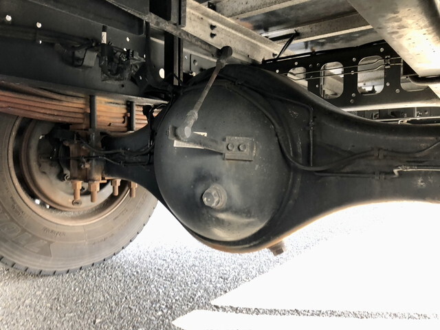 いすゞフォワード冷凍車（冷蔵車）中型（4t）[写真24]