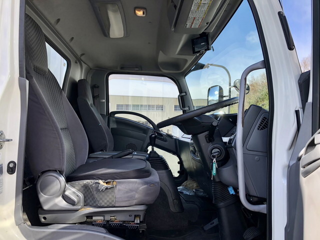 いすゞフォワード冷凍車（冷蔵車）中型（4t）[写真27]